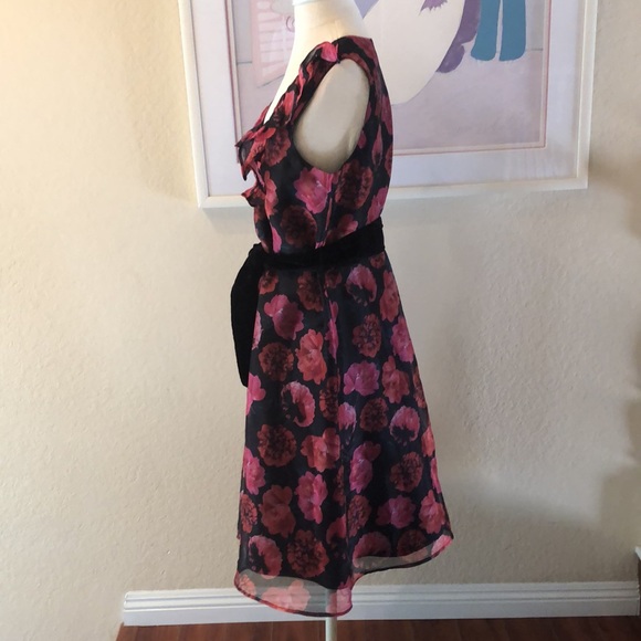 The Drop Floral Print Ruffle Deep V-Neck Dress - Picture 4 of 7